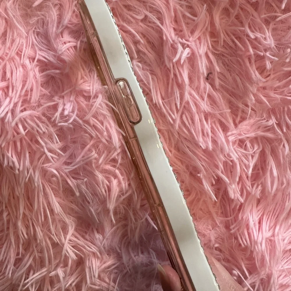 iPhone 12 Pro Max/14 Pro Max Bling Wavy Case